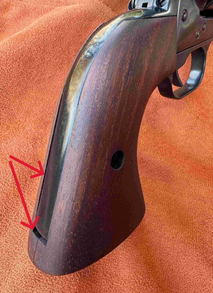 Photo of the grip of the revolver 
