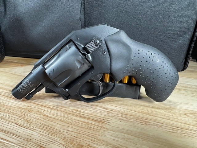 Left angle image of the Boomer and Grip