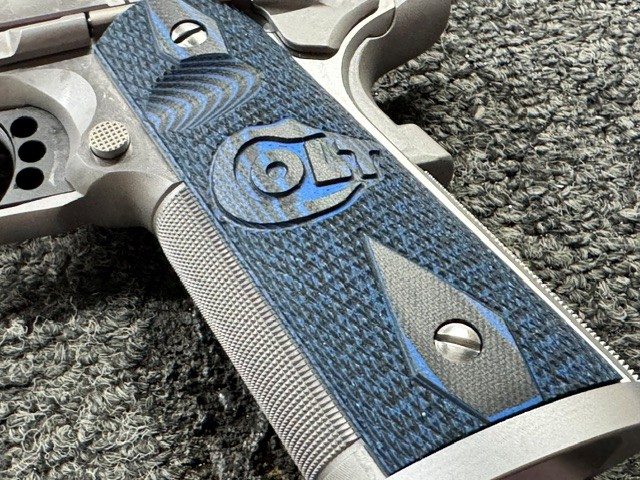 Photo of the colt grips